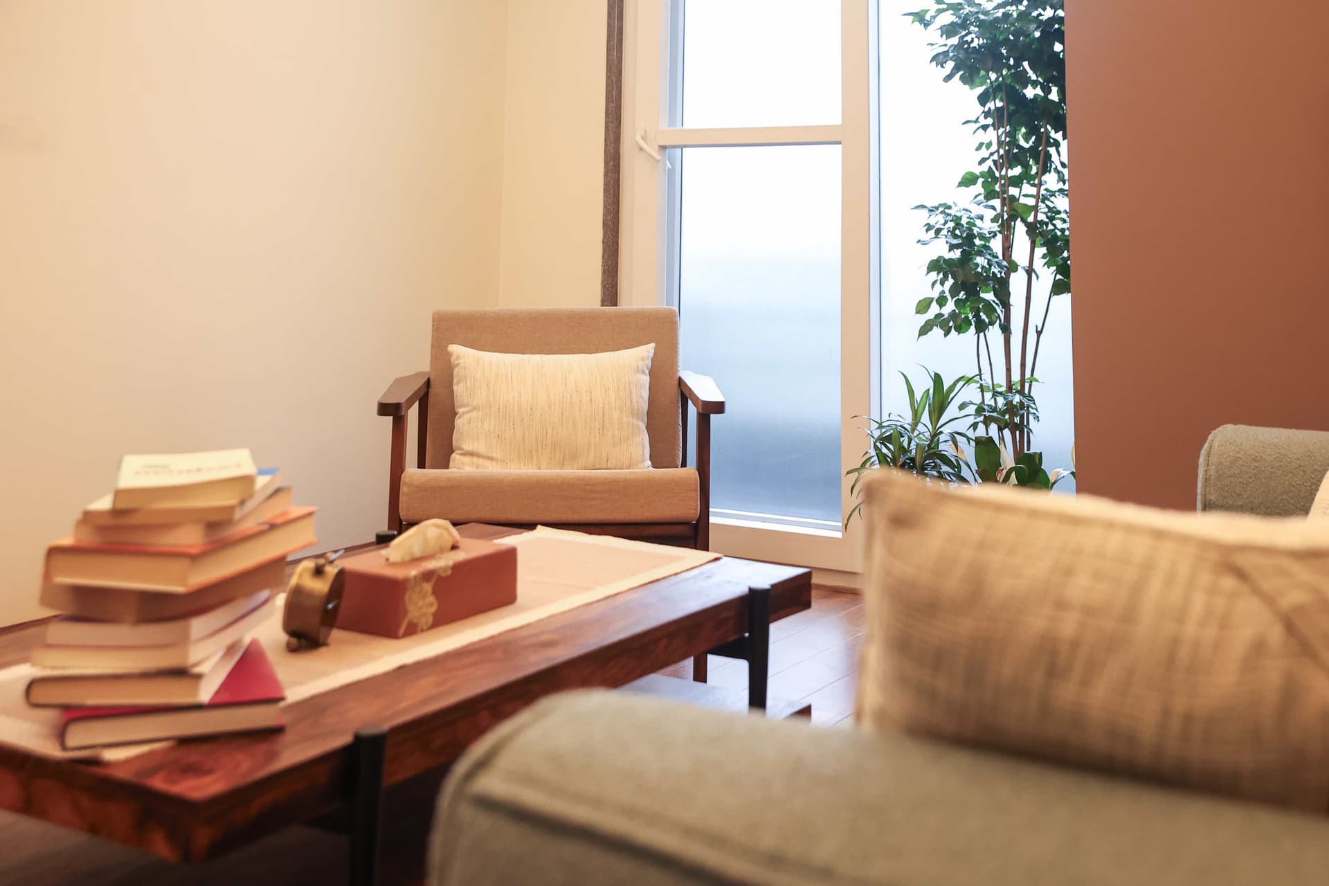 Therapy couch at MindCraft Wellness